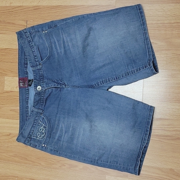 Torrid size 22 jean shorts - Picture 1 of 6